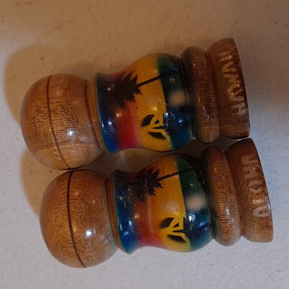 Vintage Souvenir aloha Hawaii salt pepper shakers - Picture 6 of 6